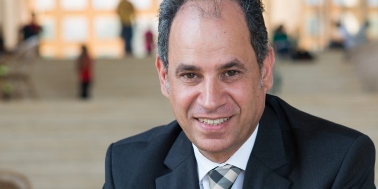 الرئيس الأكاديمي للجامعة الأمريكية: تعيين 30 عضو جديد بهيئة التدريس وتقديم 26 منحة كاملة للمتفوقين