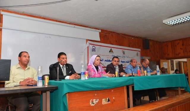 جامعة أسيوط تطلق دورتها الثالثة "لإعداد معلم تعليم الكبار" بكلية التربية