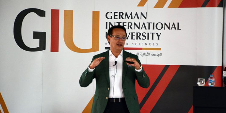 محاضرات تعريفية بكليتى الهندسة الصيدلية والتكنولوجيا الحيوية الجامعة الألمانية الدولية