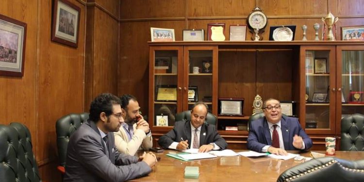 طب حلوان توقع بروتوكول تعاون مع الشعبة الطبية بالقومي للبحوث والجمعية الأمريكية للنساء والتوليد