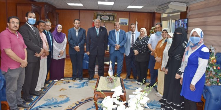 التعليم العالي: تسليم 10 معامل معتمدة ل 5 جامعات حكومية