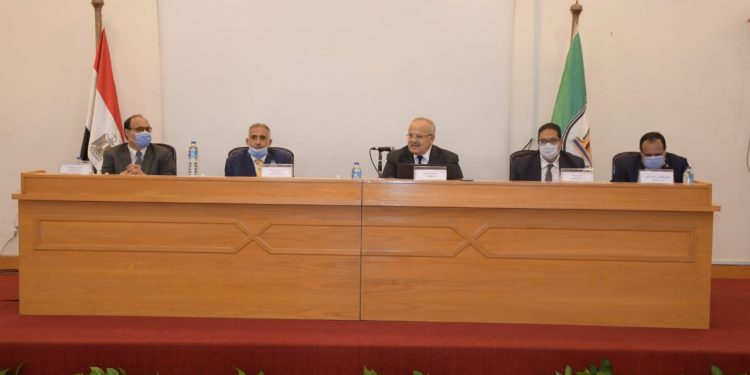 مجلس جامعة القاهرة يعتمد استراتيجية العام الدراسي الجديد باستعدادات كاملة