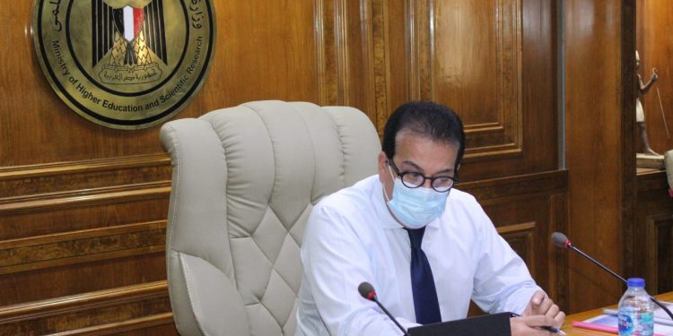 تنسيق الشهادات الفنية