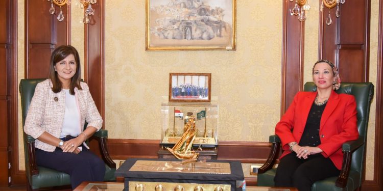 وزيرتاالهجرة والبيئة