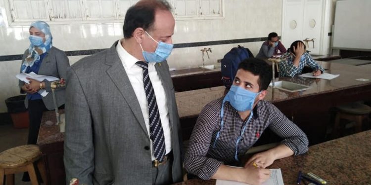 علوم القاهرة تستكمل  امتحانات الدراسات العليا وسط إجراءات احترازية مشددة لمواجهة كورونا