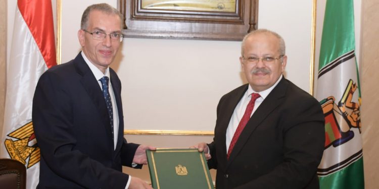 جامعة القاهرة توقع بروتوكول تعاون أكاديمي مع وزارة الخارجية