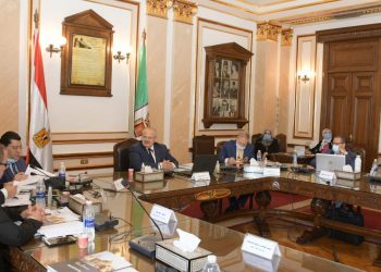 رئيس جامعة القاهرة: إعلان الافتتاح الرسمي للفرع الدولي قريبًا وتسليم عمارات المدينة السكنية على مراحل