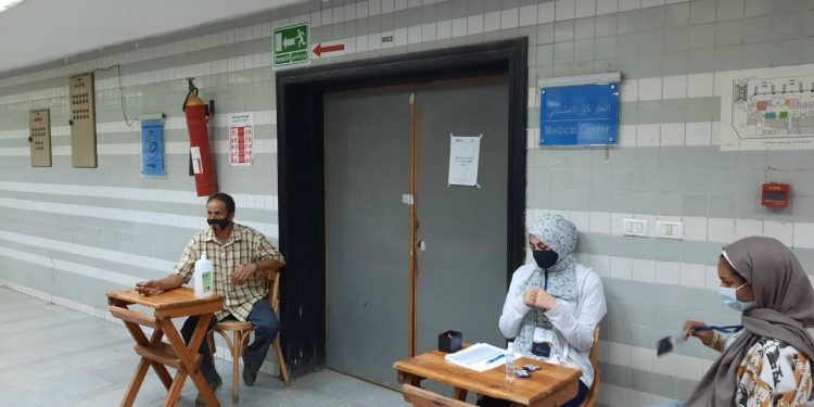 جامعة عين شمس تبدأ إجراءات توقيع الكشف الطبي على الطلاب المستجدين