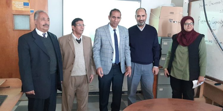 جامعة أسوان تشارك بورشة عمل لإعداد معلمي اللاجئين والمهاجرين