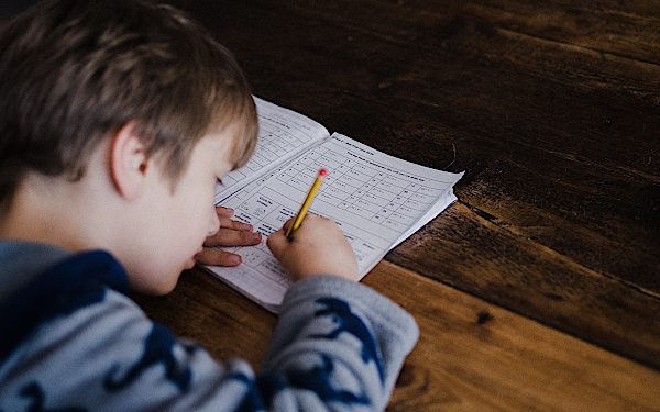 الصحة العالمية تحذر من ارتفاع الإصابات بكورونا مع عودة المدارس