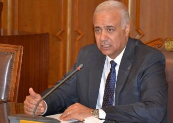 رئيس جامعة الإسكندرية يدعو الطلاب للمشاركة في المشروع الوطني للقراءة