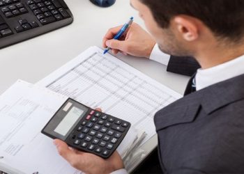 كليات التجارة الشاغرة