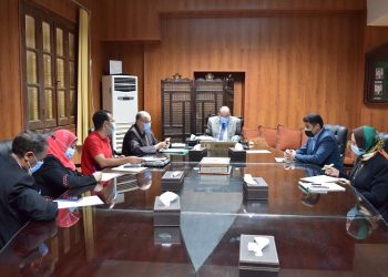 رئيس جامعة بني سويف يترأس اجتماعي مركزي «الطباعة والنشر» و«الخدمات الطلابية»