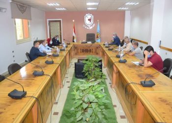 جامعة سوهاج تبحث سبل التعاون مع الأكاديمية الوطنية لذوي الإعاقة