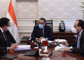 الحكومة تكشف حقيقة إلغاء صرف بدل الجودة وتحسين الأداء للأساتذة بالجامعات