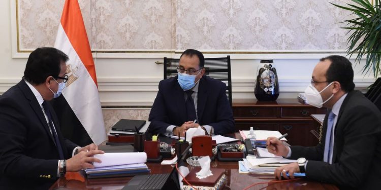 الحكومة تكشف حقيقة إلغاء صرف بدل الجودة وتحسين الأداء للأساتذة بالجامعات