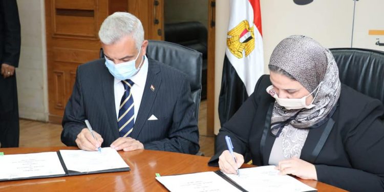 «مبارك والقباج» يوقعان بروتوكولا لإنشاء وحدة للتضامن الاجتماعي بجامعة المنوفية