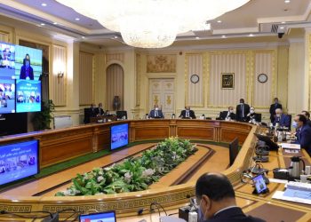 الوزراء يوجه بأهمية تضمين المناهج الدراسية على القضايا الوطنية