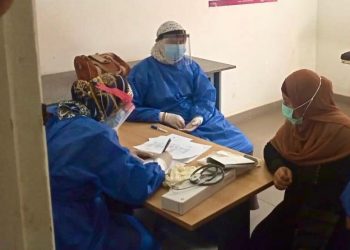 جامعة طنطا: الكشف الطبى على 554 من أهالى قرية برما فى قافلة طببة