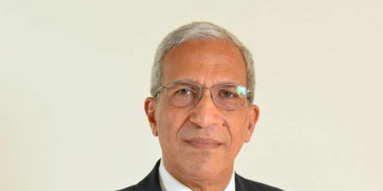 الجامعة البريطانية تهنئ "بهي الدين" لحصوله على جائزة النيل في العلوم التكنولوجية المتقدمة