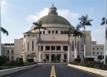 آداب القاهرة تبدأ الامتحان التكميلي.. غدًا