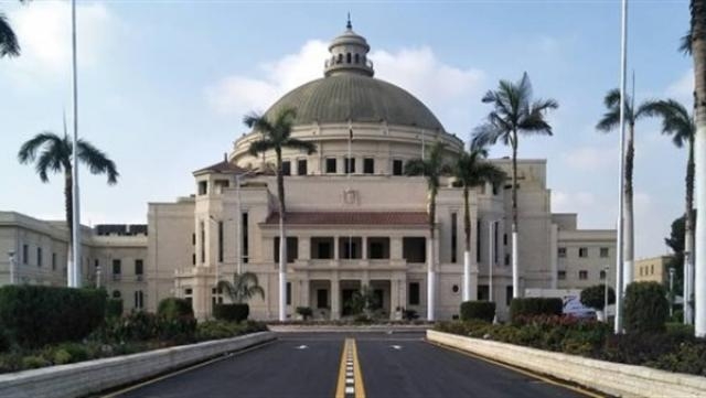 آداب القاهرة تبدأ الامتحان التكميلي.. غدًا