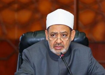 الإمام الأكبر: لا نرتاب لحظة في أن الإسلام والقرآن ومحمدًا أنوار إلهية تُضيء الطريق للإنسانية