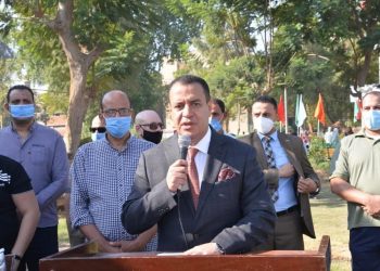 جامعة أسيوط تبدأ العام الدراسي الجديد بـ"تحية العلم" وسط إجراءات احترازية