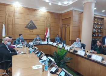 جامعة بنها: تشكيل لجنة للمتابعة الميدانية للإجراءات الاحترازية بالكليات