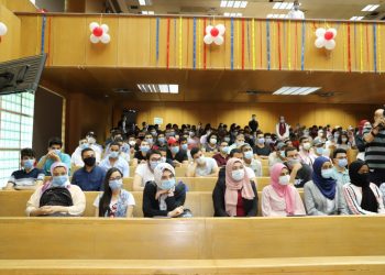 كلية طب عين شمس