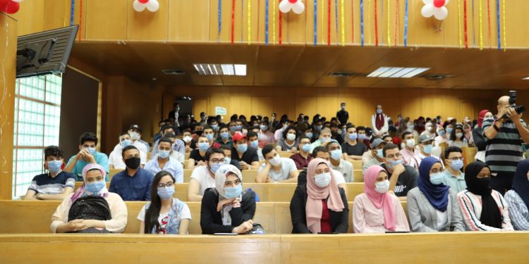 كلية طب عين شمس