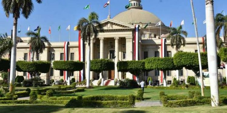 آداب القاهرة تهنيء عبدالرازق فوقي عيد لفوزه بجائزة "M’illumino / d’immenso"