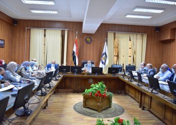 رئيس جامعة بني سويف: تشكيل لجان للمتابعة وتطبيق الإجراءات الاحترازية