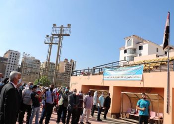 رئيس جامعة المنوفية يشهد تحية العلم بالتربية الرياضية فى بداية العام الدراسي الجديد