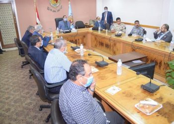 جامعة سوهاج تستقبل وفدين من القوات المسلحة والتعليم العالي لمعاينة موقع الجامعة الأهلية الجديدة