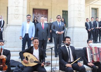 لعب وجد في أول ايام الدراسة