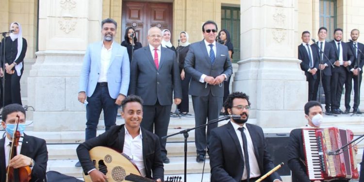 لعب وجد في أول ايام الدراسة