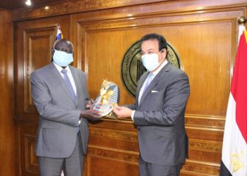 1900 منحة لأبناء أفريقيا بتكلفة 17 مليون دولار