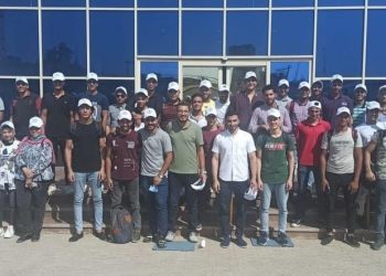 طلاب جامعة القاهرة التكنولوجية في مصنع 144 للطاقة الشمسية
