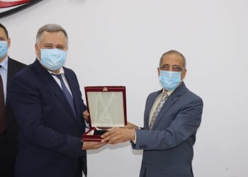 سفير أوكرانيا بالقاهرة يزور وكالة الفضاء المصرية