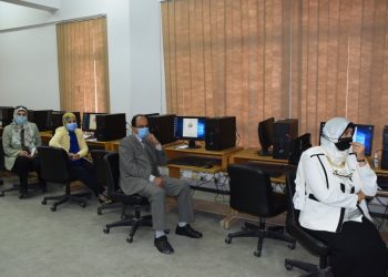 جامعة حلوان تواصل الاستعدادت للعام الجامعي بسلسة ندوات حول "التعليم الهجين"