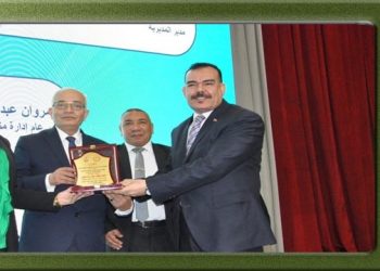 التعليم" تكرم القائمين على العملية التعليمية لأوائل الثانوية العامة