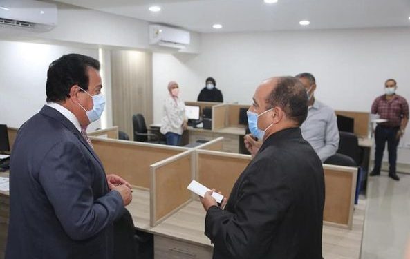 عبد الغفار يتفقد مبنى الوافدين والتعليم الخاص