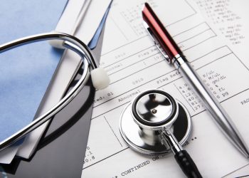 تجارة القاهرة تعلن إجراءات الكشف الطبي للطلاب الجدد