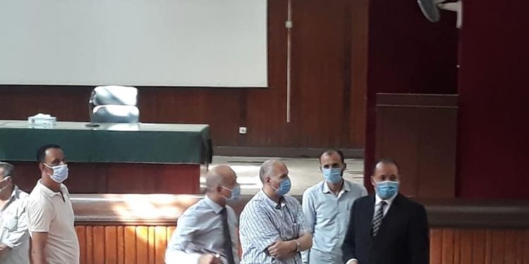 عميد حقوق المنصورة يتفقد إستعدادات الكلية للعام الدراسي الجديد