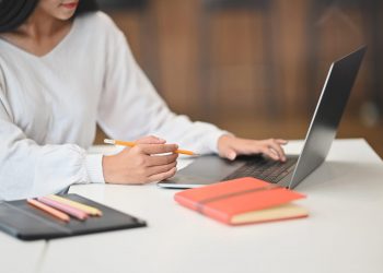 التعليم عن بُعد والهجين والجيل الثالث أبرز المصطلحات الجامعية الجديدة في ظل أزمة كورونا