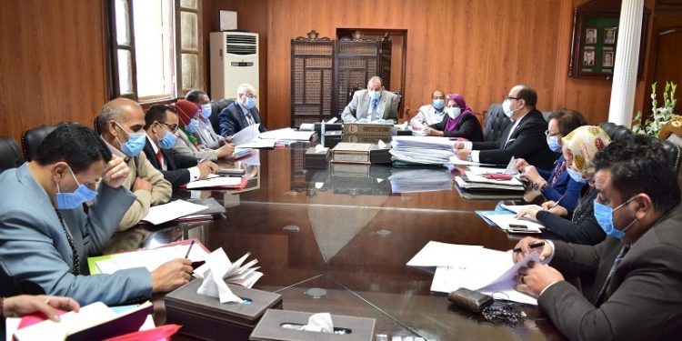 جامعة بني سويف تعلن توزيع المنح الدراسية المقدمة من أعضاء مجلس الشيوخ