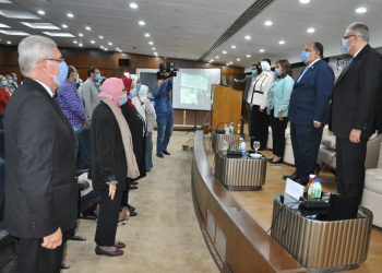 صيدلة حلوان تناقش استخدام النانوتكنولوجي في علاج فيروس كورونا