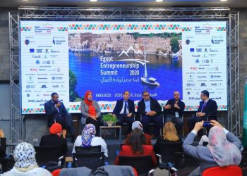 أكاديمية البحث العلمي تشارك في قمة مصر لريادة الأعمال