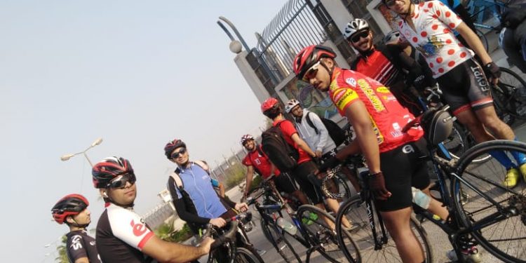 جامعة حلوان تتحدى كوورنا بـ «ماراثون» سباق دراجات هوائية